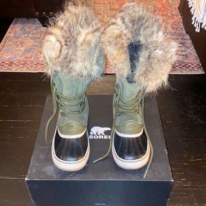 Women’s Joan Of Arctic Sorel Boot Size 9